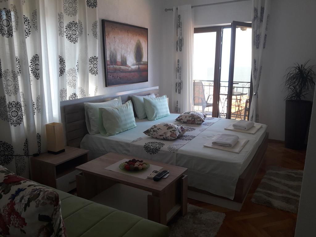 Apartments Debora Ulcinj Ngoại thất bức ảnh